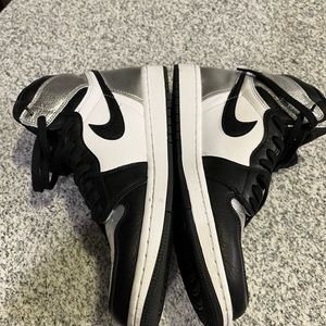 Air Jordan 1 Silver Toe